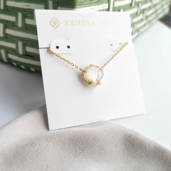 Kendra Scott Jewelry - Kendra Scott Brynne Shell Gold Necklace Ivory Mother-of-Pearl